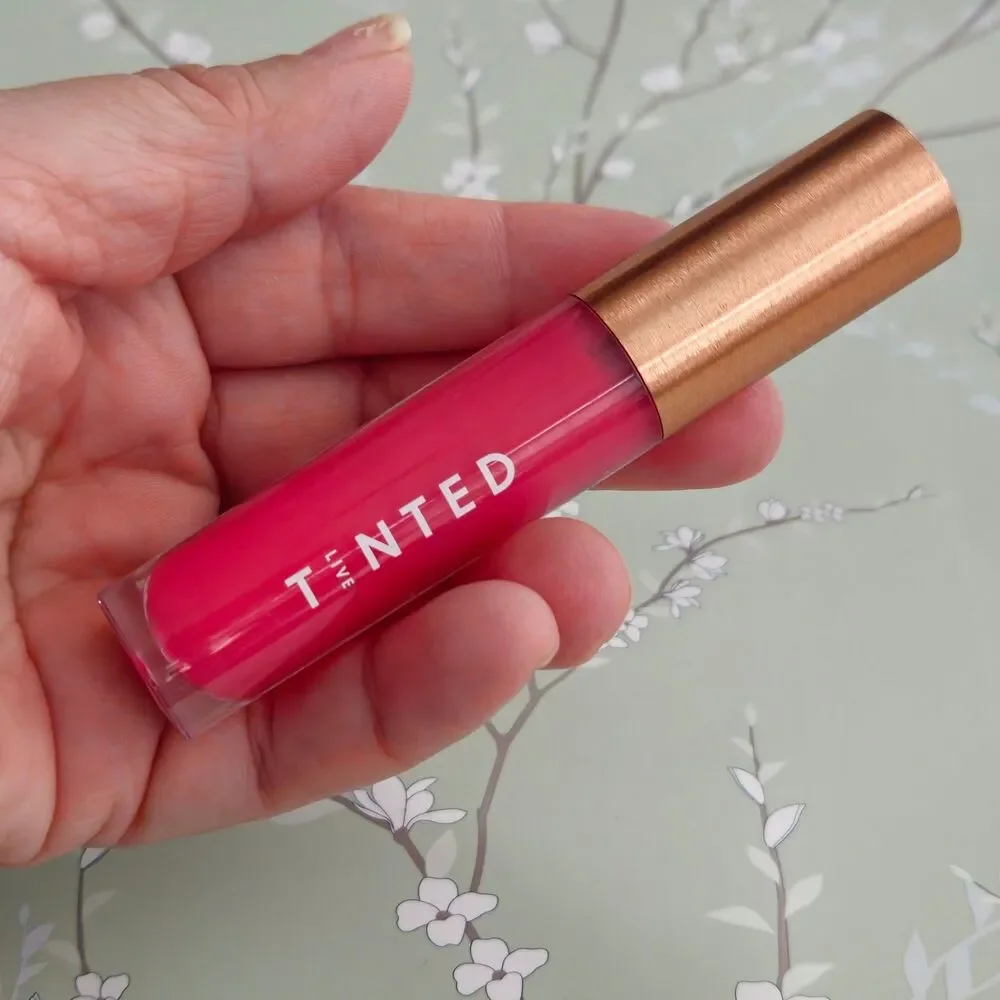 LIVE TINTED live tinted